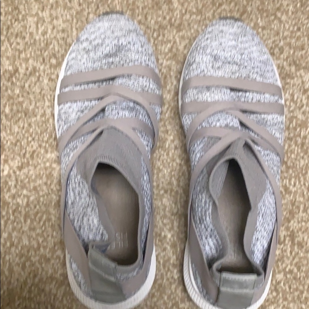 Eileen Fisher pull on tennis shoes